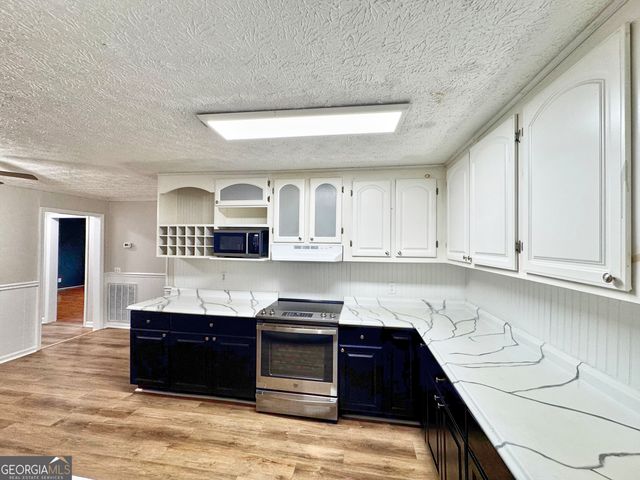 5 Lake Drive, Lagrange, GA 30241