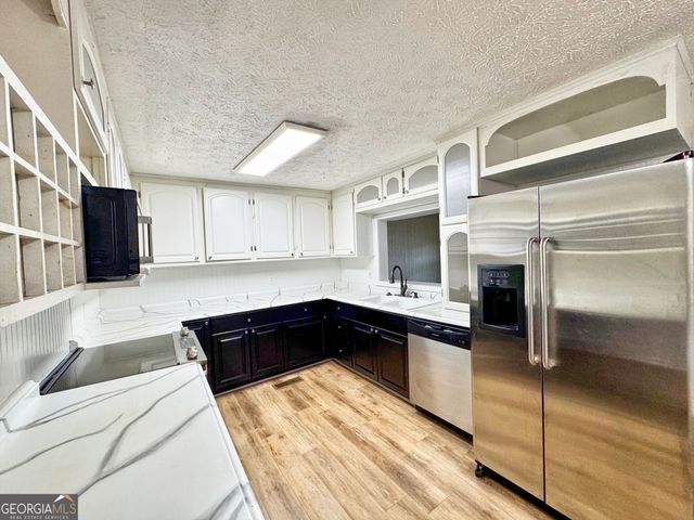 5 Lake Drive, Lagrange, GA 30241