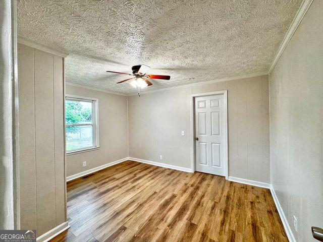5 Lake Drive, Lagrange, GA 30241