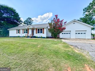5 Lake Drive, Lagrange, GA 30241