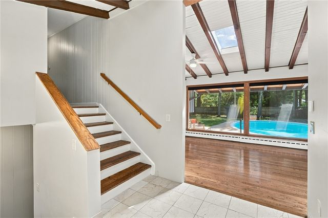 160 Windermere Way, Warwick, RI 02886