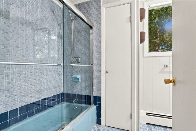 160 Windermere Way, Warwick, RI 02886