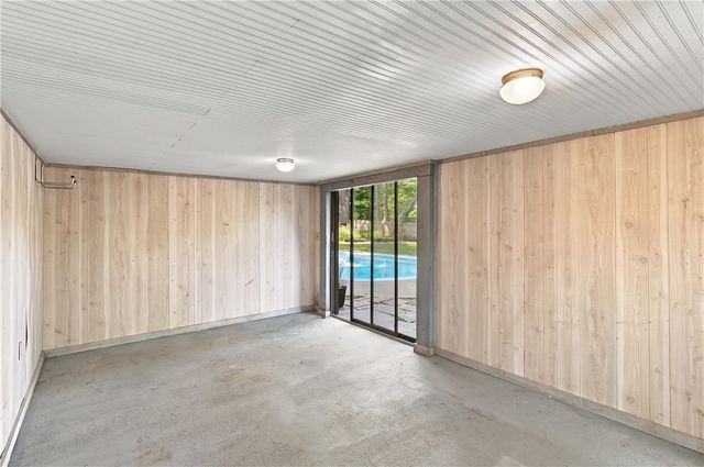 160 Windermere Way, Warwick, RI 02886