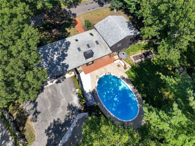160 Windermere Way, Warwick, RI 02886