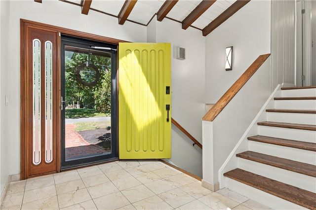 160 Windermere Way, Warwick, RI 02886