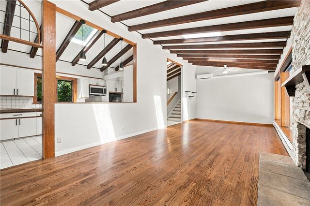 160 Windermere Way, Warwick, RI 02886