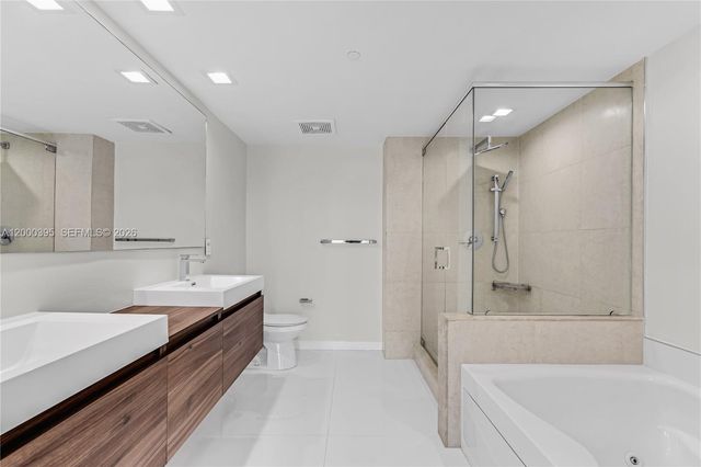 50 Biscayne Blvd 3601, Miami, FL 33132