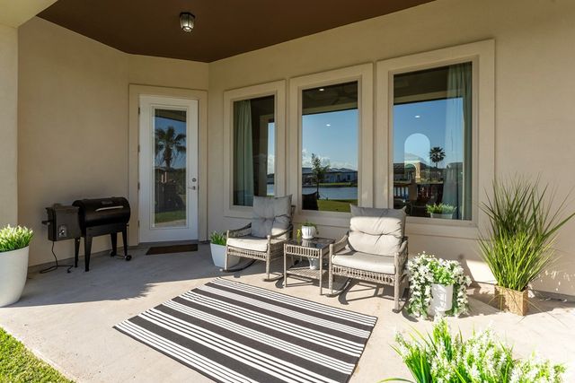 8 Sawgrass Court, Laguna Vista, TX 78578