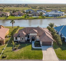 8 Sawgrass Court, Laguna Vista, TX 78578