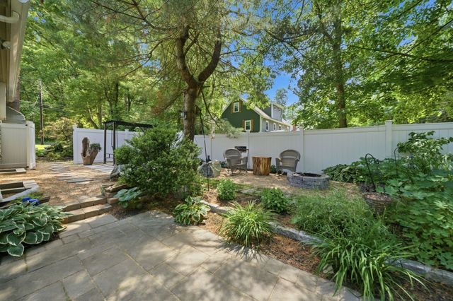 15 High Plain Sts, Sharon, MA 02067