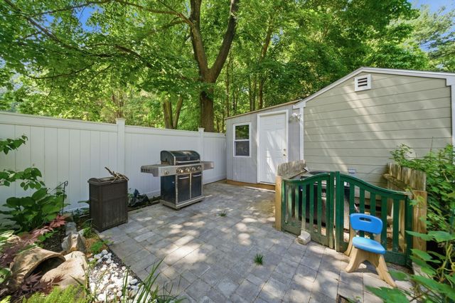 15 High Plain Sts, Sharon, MA 02067