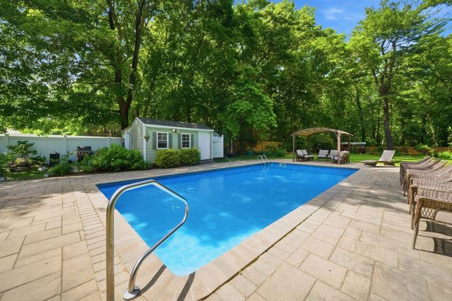 15 High Plain Sts, Sharon, MA 02067
