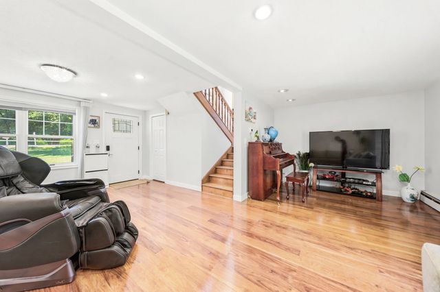 15 High Plain Sts, Sharon, MA 02067