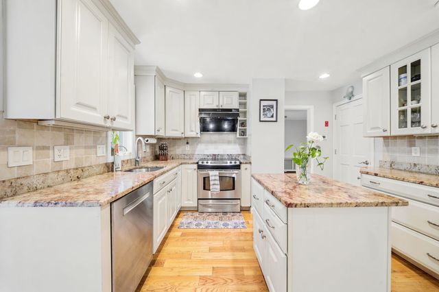 15 High Plain Sts, Sharon, MA 02067