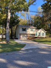 1524 ELKWOOD DRIVE, Fultondale, AL 35068