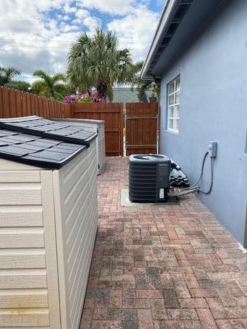 6601 LAKE CLARKE Drive, Lake Clarke Shores, FL 33406
