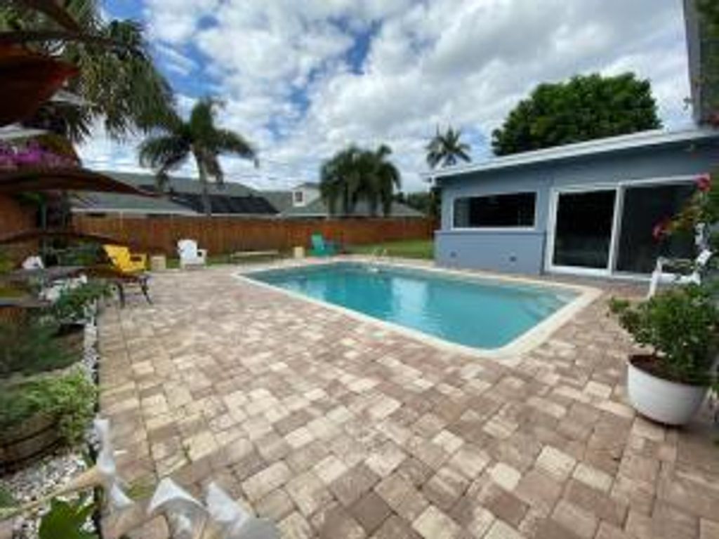 6601 LAKE CLARKE Drive, Lake Clarke Shores, FL 33406