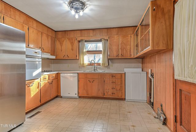 2744 Circle View, Kingsport, TN 37664