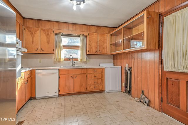 2744 Circle View, Kingsport, TN 37664