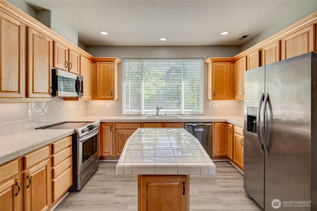 8722 NE 17th Street, Vancouver, WA 98664