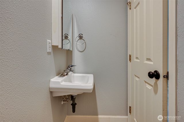 8722 NE 17th Street, Vancouver, WA 98664