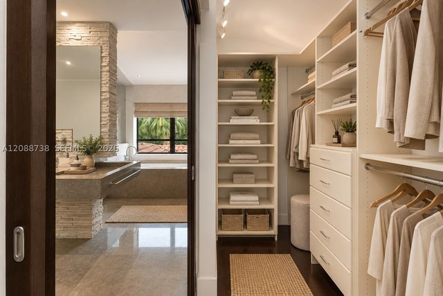 1600 W 24th St, Miami Beach, FL 33140
