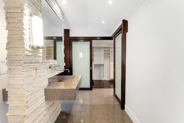 1600 W 24th St, Miami Beach, FL 33140