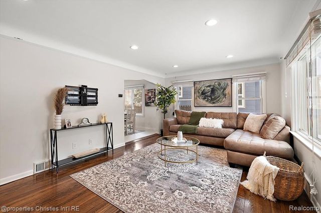 23501 Sherman Street, Oak Park, MI 48237