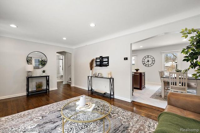 23501 Sherman Street, Oak Park, MI 48237