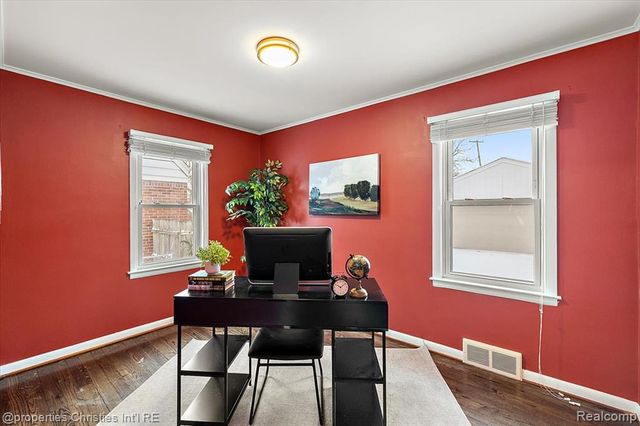 23501 Sherman Street, Oak Park, MI 48237