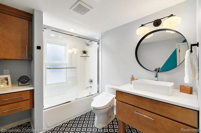 23501 Sherman Street, Oak Park, MI 48237