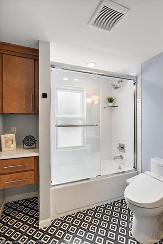 23501 Sherman Street, Oak Park, MI 48237