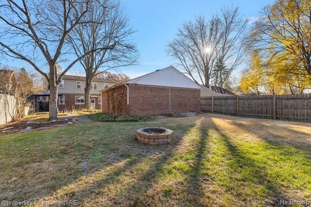 23501 Sherman Street, Oak Park, MI 48237