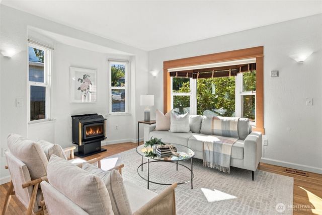 4616 49th Avenue S, Seattle, WA 98118