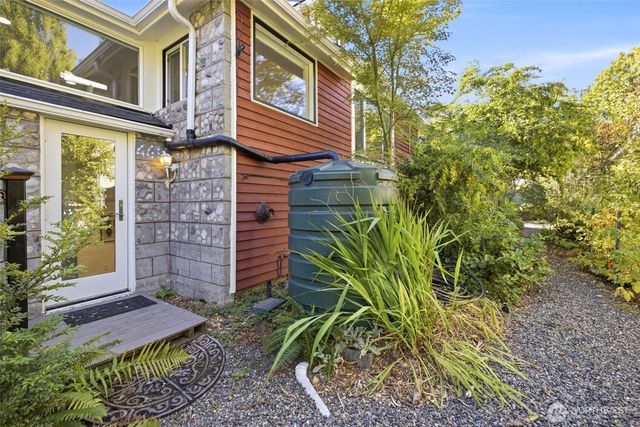 4616 49th Avenue S, Seattle, WA 98118