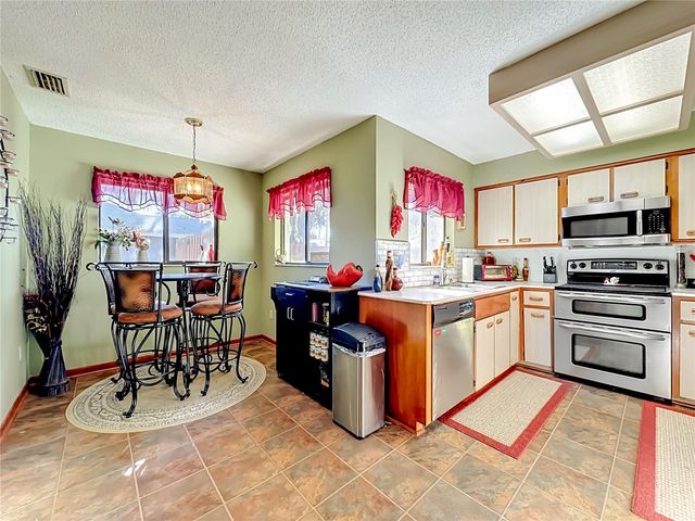 27 BLACK HAWK PLACE, Palm Coast, FL 32137
