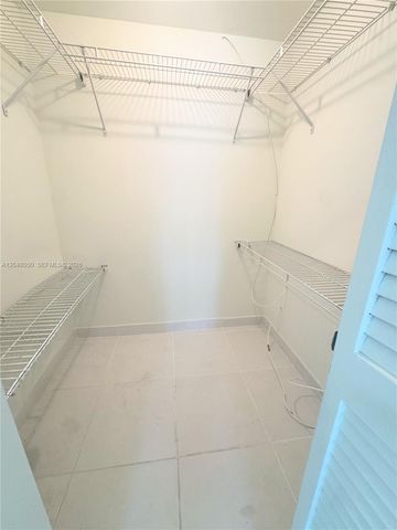 9660 Sunrise Lakes Blvd 202, Sunrise, FL 33322