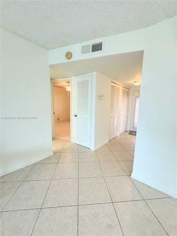 9660 Sunrise Lakes Blvd 202, Sunrise, FL 33322