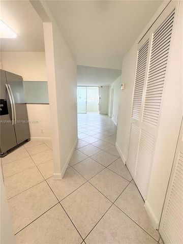 9660 Sunrise Lakes Blvd 202, Sunrise, FL 33322