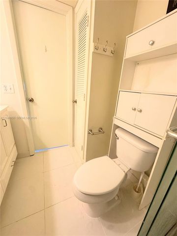 9660 Sunrise Lakes Blvd 202, Sunrise, FL 33322