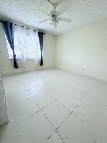 9660 Sunrise Lakes Blvd 202, Sunrise, FL 33322