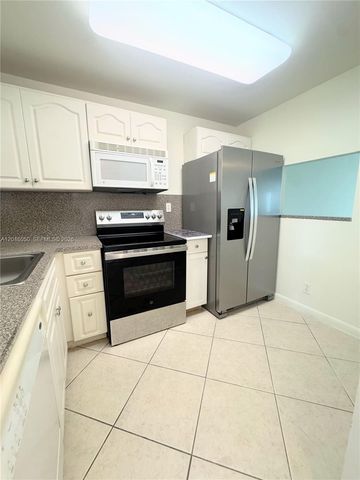 9660 Sunrise Lakes Blvd 202, Sunrise, FL 33322