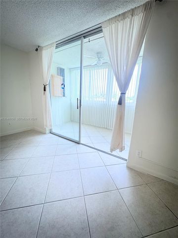 9660 Sunrise Lakes Blvd 202, Sunrise, FL 33322