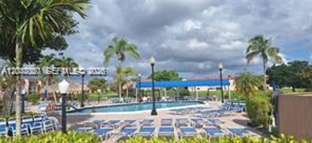9660 Sunrise Lakes Blvd 202, Sunrise, FL 33322