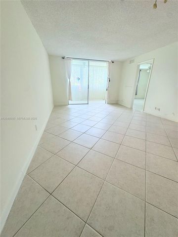 9660 Sunrise Lakes Blvd 202, Sunrise, FL 33322