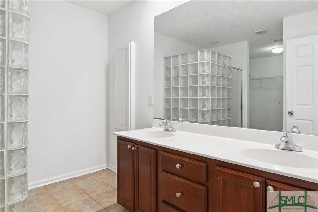 Image 16 of property listing at 141 Runner Road, Savannah, GA 31410