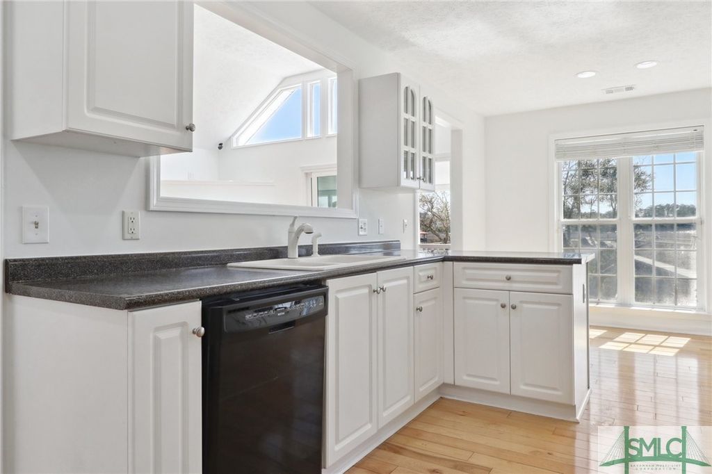 Image 8 of property listing at 141 Runner Road, Savannah, GA 31410