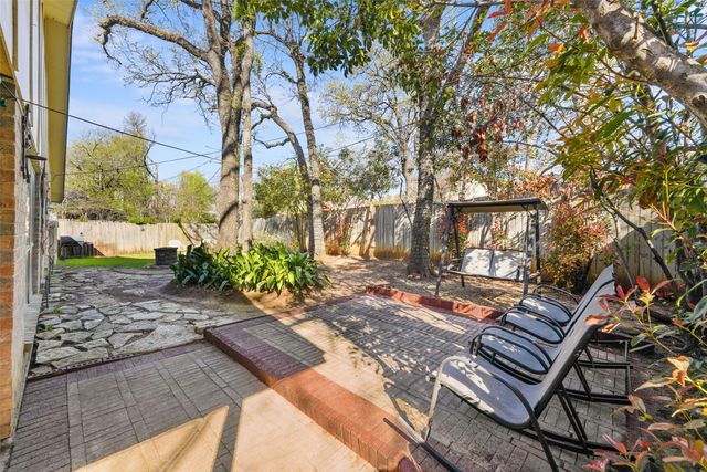 2127 Holt Road, Arlington, TX 76006