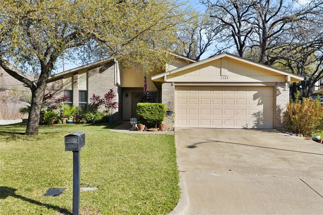 2127 Holt Road, Arlington, TX 76006