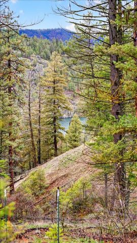 23500 N McLellan Ln, Nine Mile Falls, WA 99026